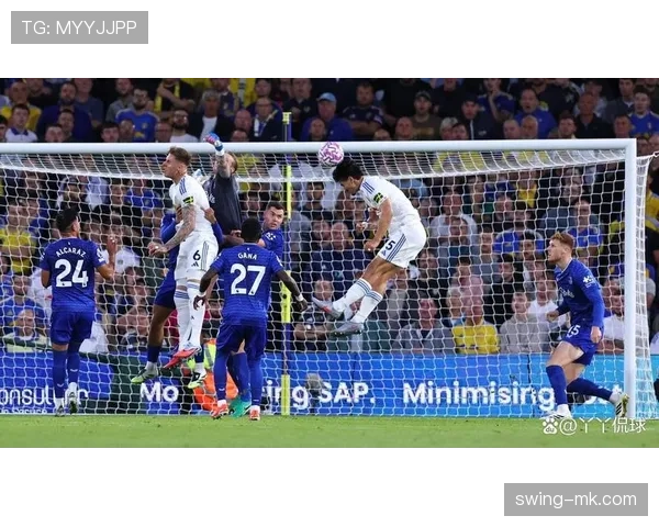 利兹联新赛季防线遭考验，需迅速调整策略以应对挑战